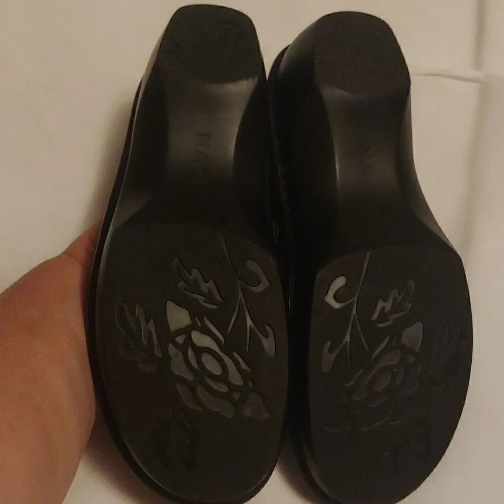 Naot Paris Sandal Size 41. Gently worn. Black.